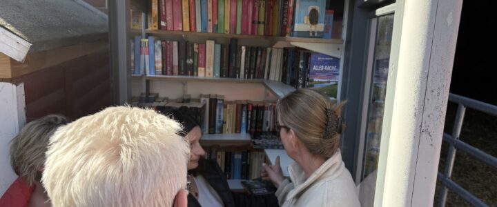 Eröffnung der neuen Bücherzelle in Kaltenweide Eröffnung der neuen Bücherzelle in Kaltenweide