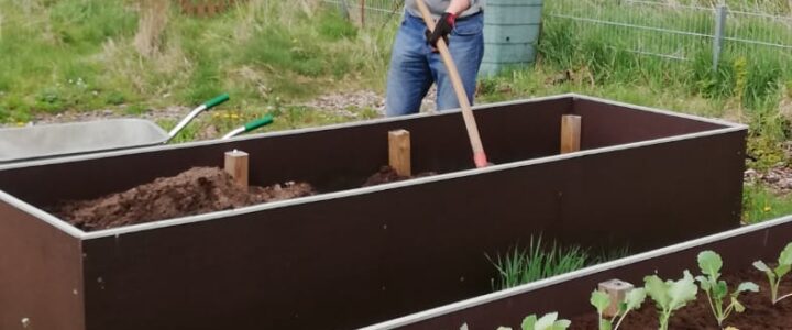 Errichtung von Hochbeeten im Blumen- & Gemüsegarten