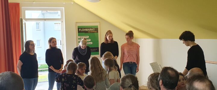 Erster Auftritt des Kinder- & Erwachsenenchors des BfK – Mit Musik und Herz im „Nie’t Hus“ (c) 2025 - Bürger für Kaltenweide / Bianca Helms